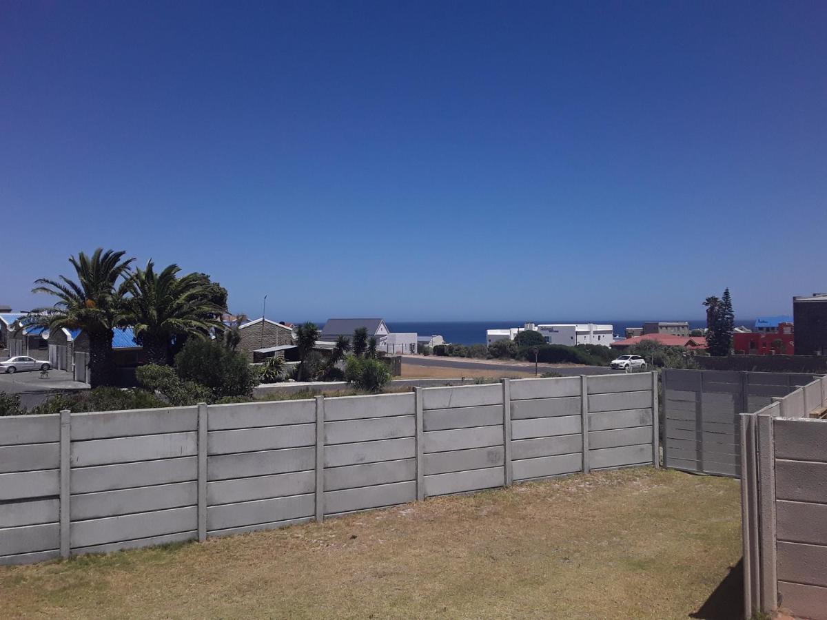 Apartamento Mclaren Self Catering Gansbaai Exterior foto